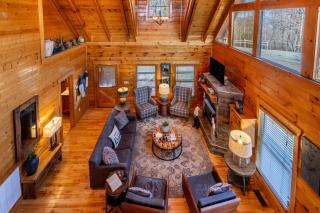 Misty Mountain by AvantStay Hot Tub Mountain Views Theater Pool Table - Gatlinburg - 3