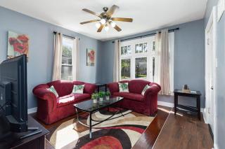 2 Bedrooms plus Office Room, Apartment Near Metra, I-88 & Naperville in Chicago West Suburbs - Aurora - 0