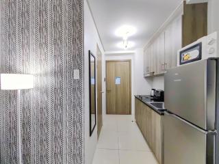 1BR Condotel with Balcony at FAME Residences #FM07-1 - Manila - 7
