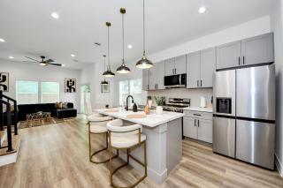 The Brandōn - Sleeps 8 - Garage - Near Medical Center & NRG - Houston - 9