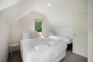 Lakefront Cottage - Queenstown - 2