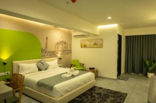 Hotel City Pride - - 5