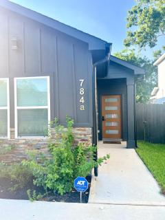 Quaint Townhouse - Houston - 9