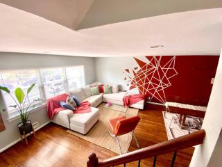 Easy PATH&Bus access- NYC| designer home + Deck. - Jersey City - 0