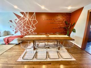 Easy PATH&Bus access- NYC| designer home + Deck. - Jersey City - 9