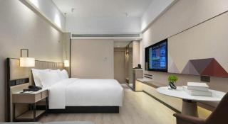 Borrman Hotel Golden Crown Liuzhou Wuxing Pedestrian Street - 2