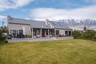 Lakeside Indulgence on Wilmot - Queenstown - 8