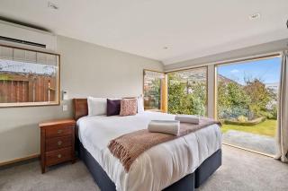 Lakeside Indulgence on Wilmot - Queenstown - 6