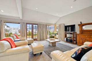 Lakeside Indulgence on Wilmot - Queenstown - 4