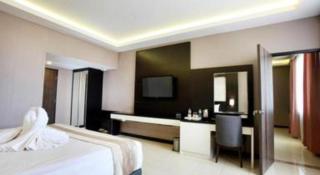 Karlita Hotel Tegal - Tegal - 1