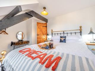 Cwtch Honey - Uk49792 - Cribyn - 1
