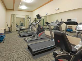 Holiday Inn Express Hotel & Suites Bakersfield Central By IHG - 2