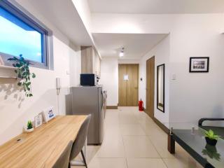 1BR Condotel with Balcony at FAME Residences #FM11-1 - Manila - 1