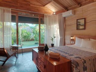 2BDR villa, 5-min walk to beach - 3