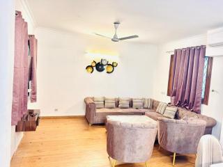 Divine India Service Apartment, 2 BHK, E- 30 - Neu-Delhi - 4