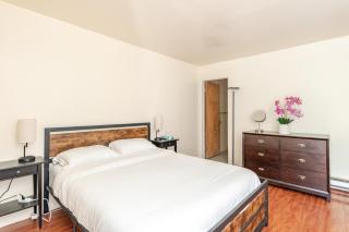 Modern & Cozy 2 Bedroom 2 Bathroom Sofabed Suite - Albany - 9