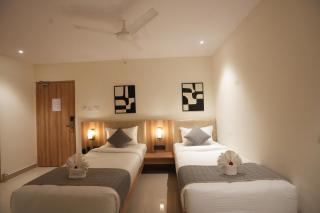 Hotel Naveena Grand - Hyderabad - 1
