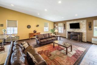 Suburban Studios Fort Wayne - Fort Wayne - 7