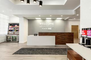 Hampton Inn at Tin Lizzie Gaming Resort - 6