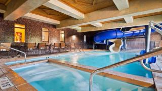 Best Western Plus KC Speedway Inn & Suites - Kansas City - 9