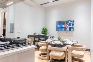 Highend Hideaway Duplex with 1 FREE Parking, backyard and deck, pool table, 2 Kings plus 2 Baths, Sleeps 10, 2 Floors! 20 PERCENT OFF - Hoboken - 0