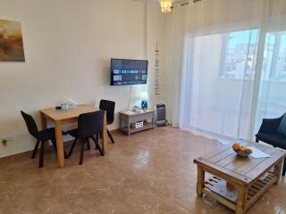 Queens Gardens suite by the sea, pool and mall - Kato Paphos - 2