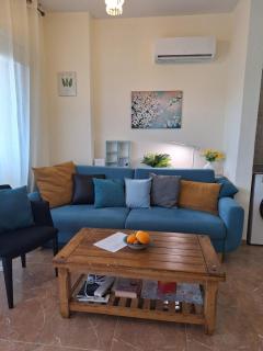 Queens Gardens suite by the sea, pool and mall - Kato Paphos - 1