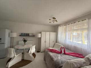 LUXURY studio with own entrance minutes from primrose hill,camden market, canal and Roundhouse - 8