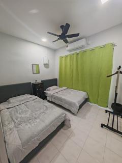 MixxHome Seremban 2, Two Single Beds, Share Bathroom - Seremban - 0