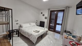 Residenza Del Sole - Surbo - 8