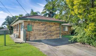 3 Bed House free parking,Master with AC - Browns Plains - 0