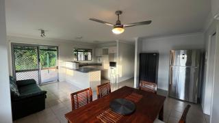 3 Bed House free parking,Master with AC - Browns Plains - 8