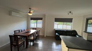 3 Bed House free parking,Master with AC - Browns Plains - 6