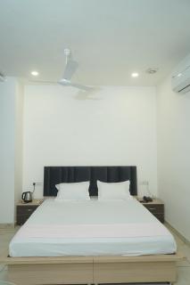 The Crown Hotel - Ludhiana - 1