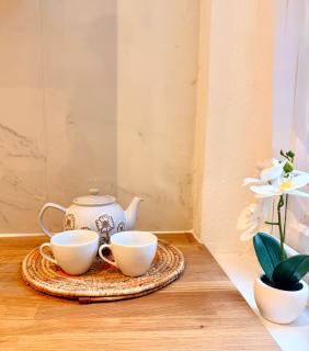 Candy Cafe Apartment - London - 7