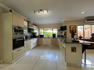The Ridgeback, 4 Bedroom House Bryanston - Johannesburg - 7