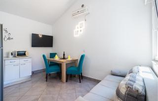 Amazing Apartment In Milna With Wifi - 8