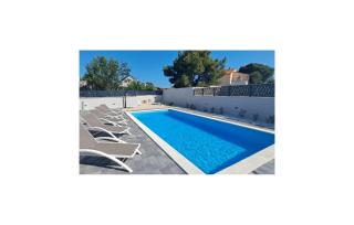 Stunning Home In Pirovac - 3