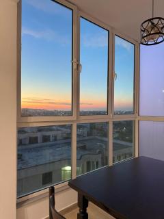 Spacious 2BR Apartment Walk in Closet Stunning Sunset Views - Durrës - 4
