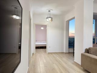 Spacious 2BR Apartment Walk in Closet Stunning Sunset Views - Durrës - 1