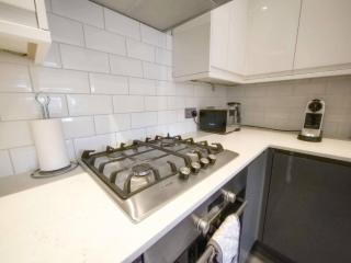 Elegant Finchley Apartment - Hendon - 3