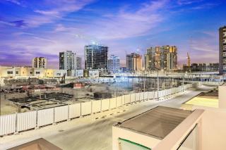 Stylish 4BR Family Villa Easy Access to Dubai Marina & Expo City - 4