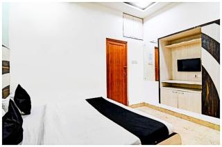 LUXURY GUEST HOUSE SUDARSHAN VILLA - Near Bus Stop & Ruby Hospital - Only Indians Allowed - #RoomService #Parking #wifi - Fully Air Conditioning Hotel In Kolkata - 3