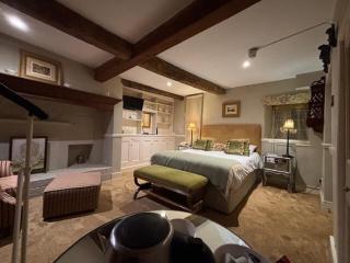 Old White Hart - Lyddington - 7