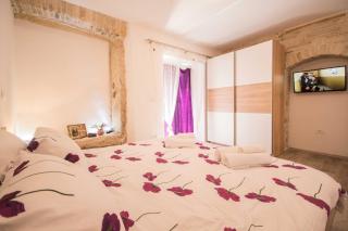 Villa Milena, a Rustic Summer Haven with Pool, Pets Welcome! - Modrušani - 9