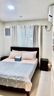 J&J Antipolo 2 Bedroom Condo with Nature View, Netflix, Karaoke, & Threadmill - Antipolo - 4