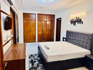 Divine India Service Apartment, 1 BHK, E- 30 - Neu-Delhi - 6