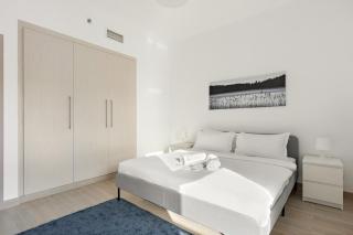 FIRST CLASS 1BR No Bad Days at Waters Edge - Abu Dhabi - 5
