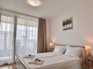 New Apartment in Breeze Home with Panoramic Sea View and Parking - Varna - 1