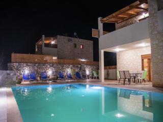 Luxurious Villa in Bali Crete with Pool - Bali - 8